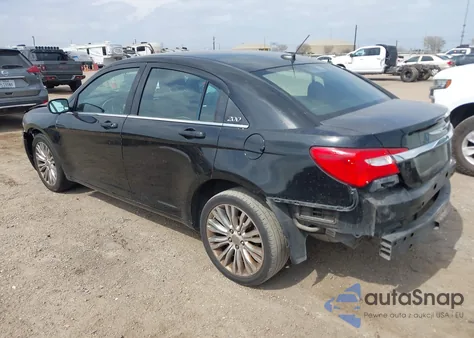 2012 Chrysler 200 Lx z USA, uszkodzony, nr VIN 1C3CCBAB9CN104885